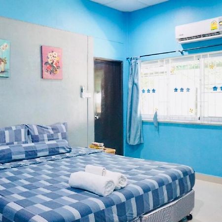 Pasak Holiday Six 2930 Phuket Esterno foto