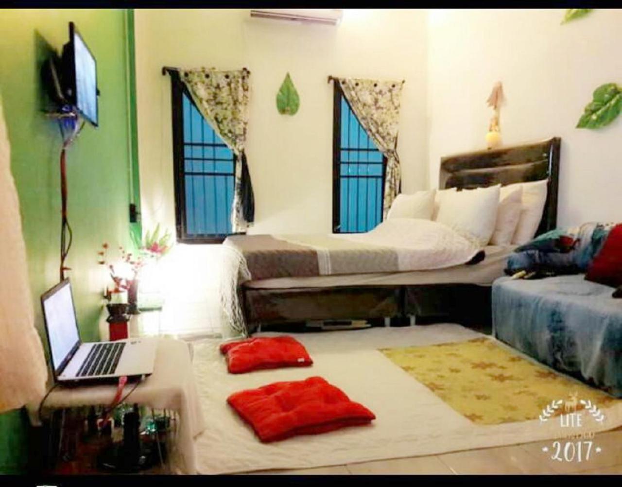 Pasak Holiday Six 2930 Phuket Esterno foto