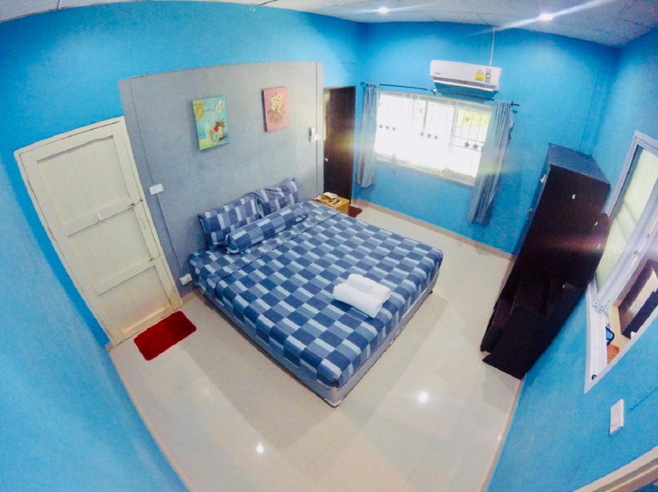 Pasak Holiday Six 2930 Phuket Esterno foto